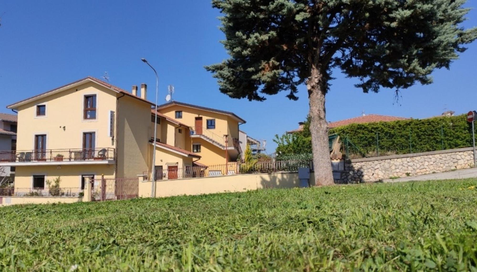 Complesso Turistico Aurora - Camere B&B Poggio Picenze エクステリア 写真