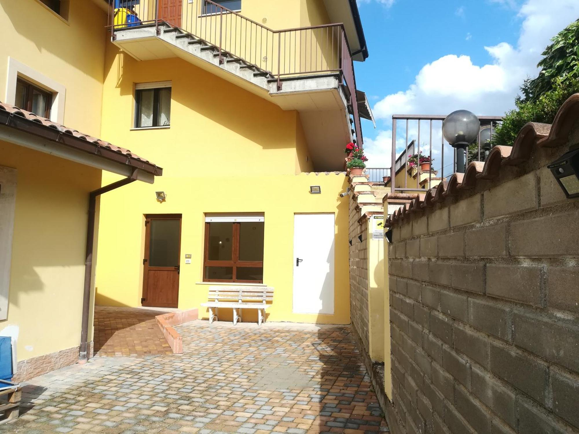 Complesso Turistico Aurora - Camere B&B Poggio Picenze エクステリア 写真